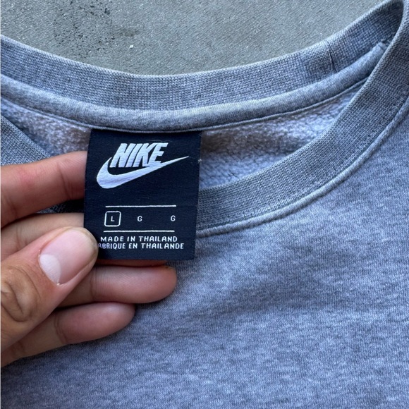 Y2K Men’s Nike Crewneck - Picture 4 of 5